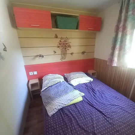 Κάμπινγκ Mobile Le Chesne (Ardennes)